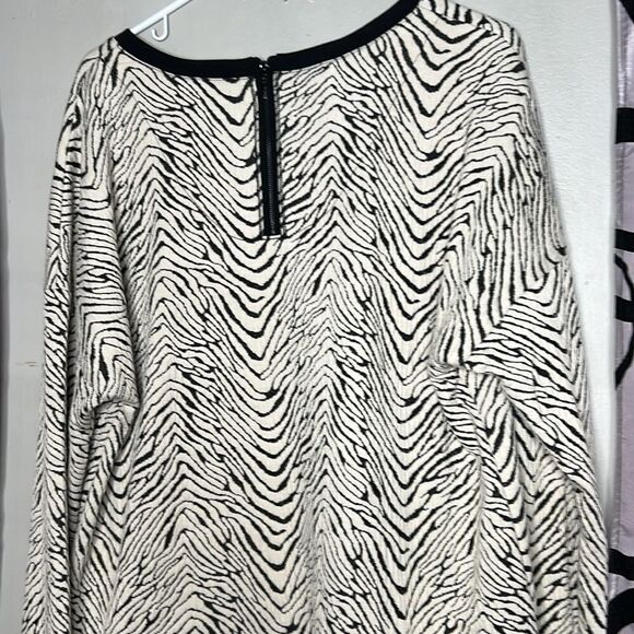 Liz Claiborne Black White Boat Neck Back Zip Zebra Print Pullover Sweater XL - Picture 9 of 9